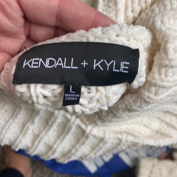 Sweater - Picture 2 of 2